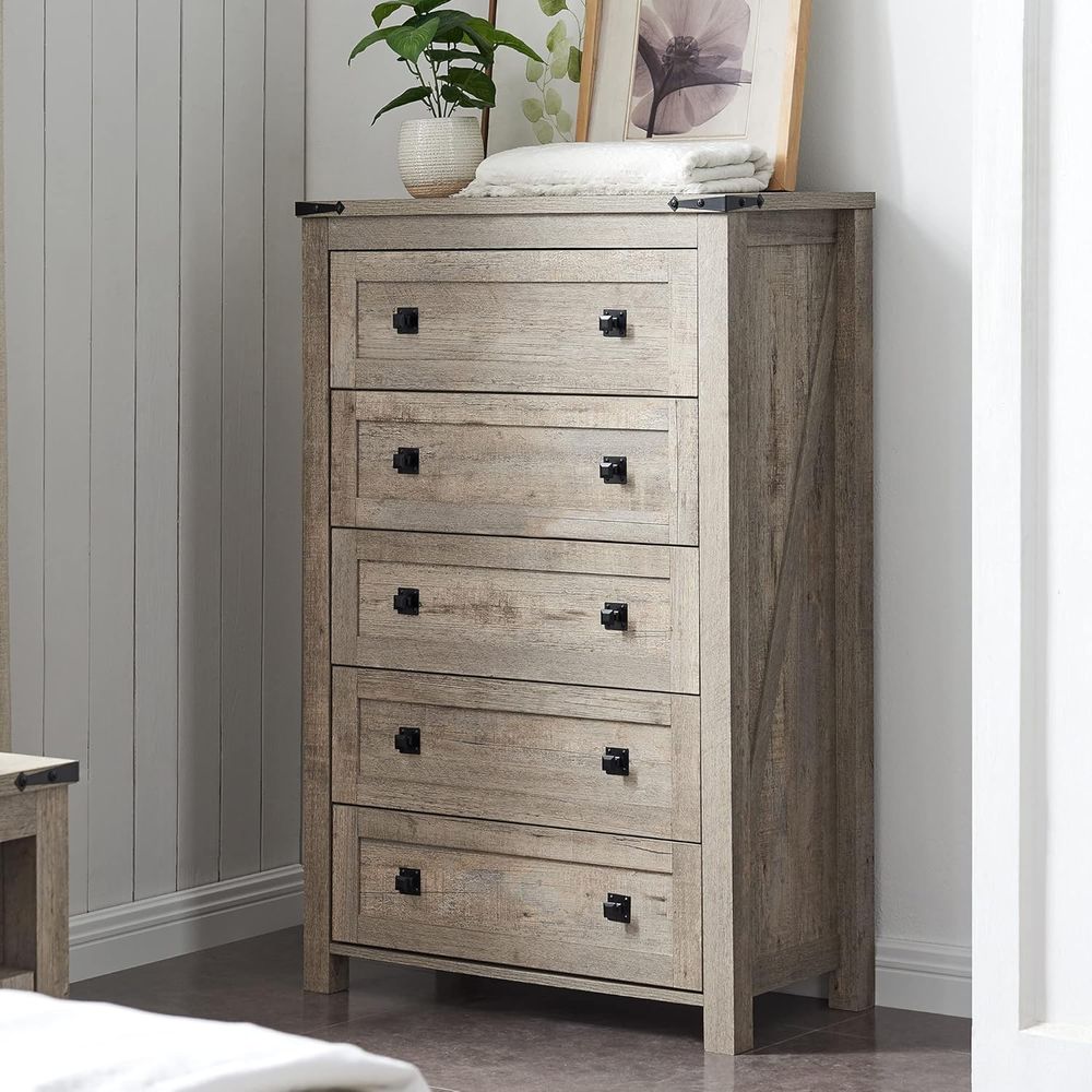 Furniture Lighting & Decor Magazine - Armoire de rangement rustique en bois