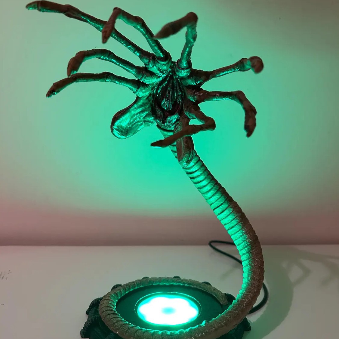 Lampe Alien Facehugger, veille - Home Lighting And Decor avis et prix